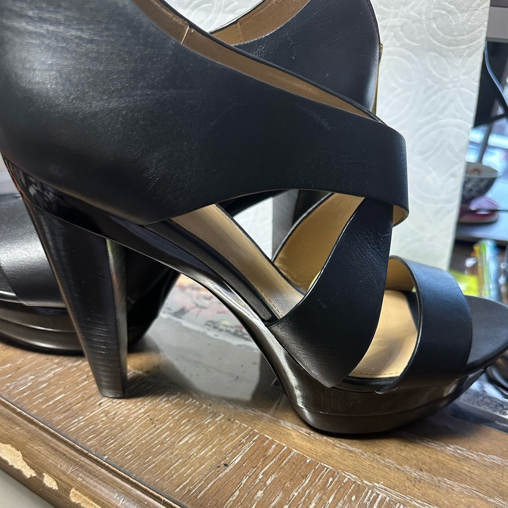 Black Michael Kors Sandels